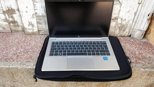 HP EliteBook 830 g8 i5 11th gen 100%orginal condition not open not rep