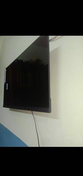 samsung wifi andriod  led 32" inch 4k result neat conditions