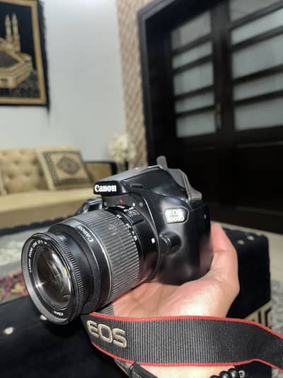 Canon 4000d camera with 18-55mm kit lens and original parts