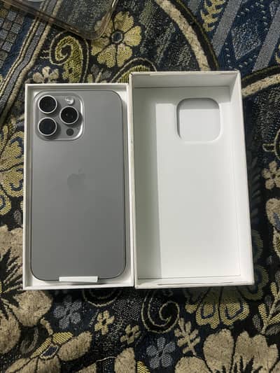 Iphone 15 pro max jv with box