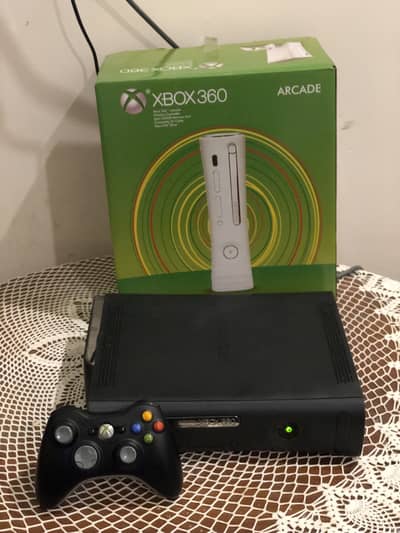 Xbox 360 Jesper 80 plus games installed 10/10 condition