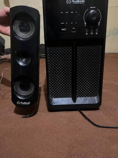 Audionic speakers