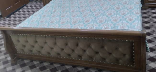 bed side tables with mattress