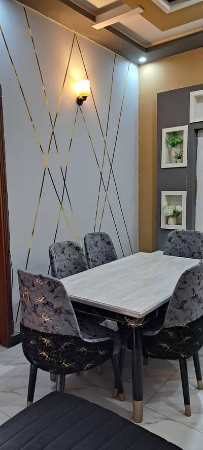 6 seater like new dining table