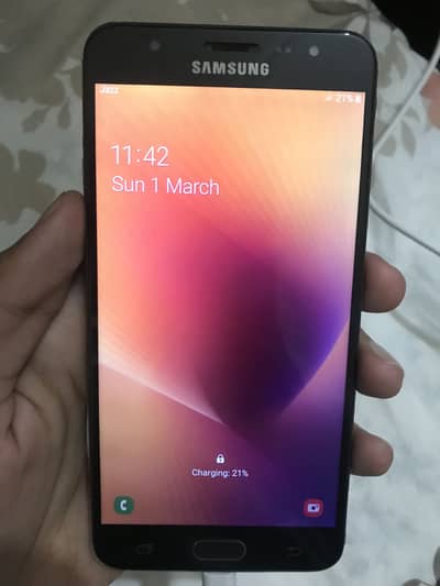 Selling Samsung J7 Prime