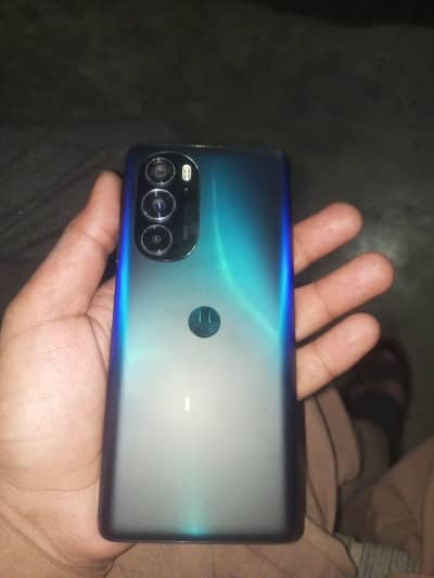 Motorola edge 30 pro gaming phone  144hz screen refresh rate