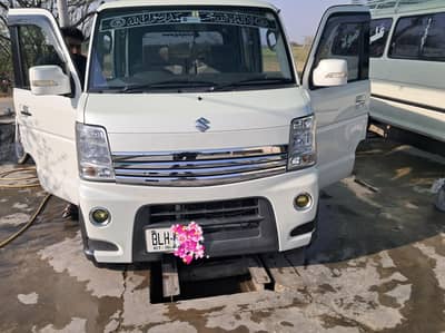 Aslamolukam bahut pyari gadi hai jisne Lani ha wo rabta 00966562615903