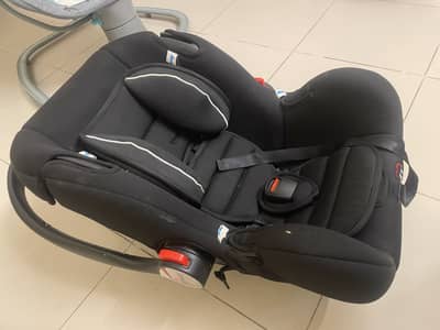 Tinnies baby cot in excellent condition