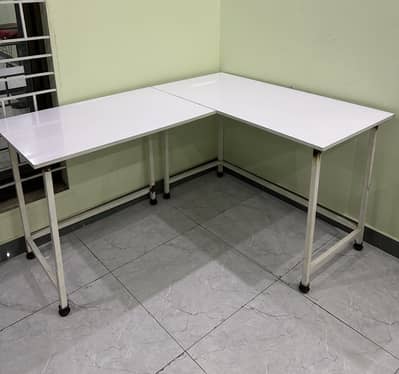 L-Shaped Corner Desk | Minimalist Setup