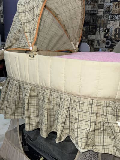 Baby bassinet Musical plus vibration / baby cot