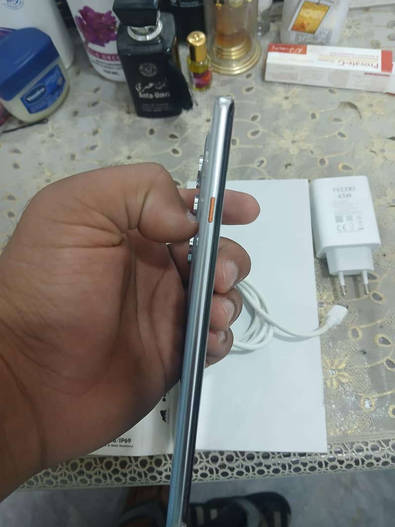 tecno camon 40 pro 5