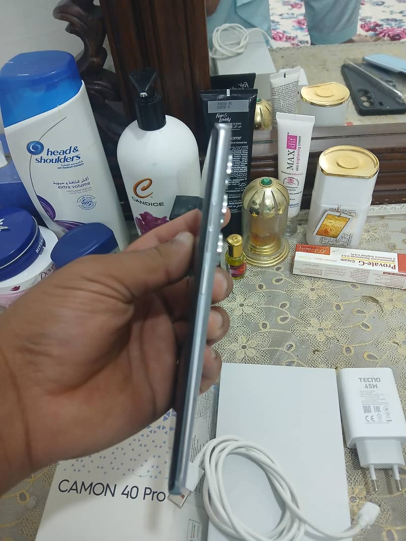 tecno camon 40 pro 7