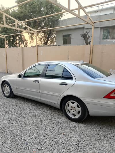 Mercedes C200 Wathsapp 03180521173 serious buyer contact me