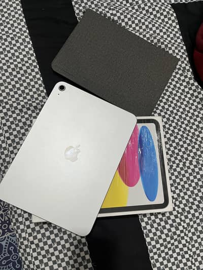 Ipad 11 (A16) | 128GB | 19 Cycles | Under Warranty | Just 1 Month used