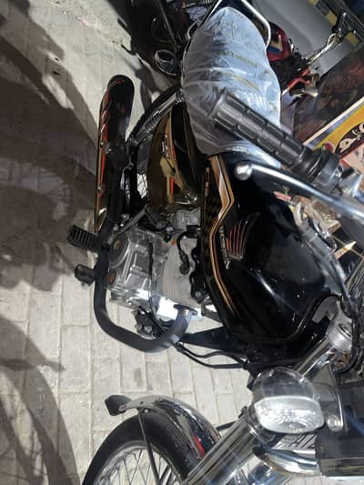 Honda cg 125 self gold edition black