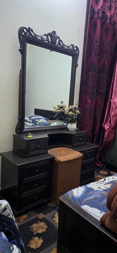 Dressing table in excellent condition