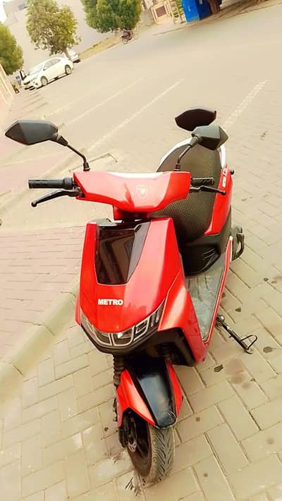 Brand new Scooty less use