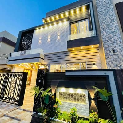 10 Marla Luxury Semi-Furnished House for Rent Prime Location