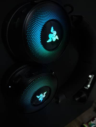 RAZER KRAKEN V4 PRO Gaming Headphones / Headset