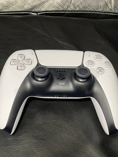 PS5 controller 10/10 condition