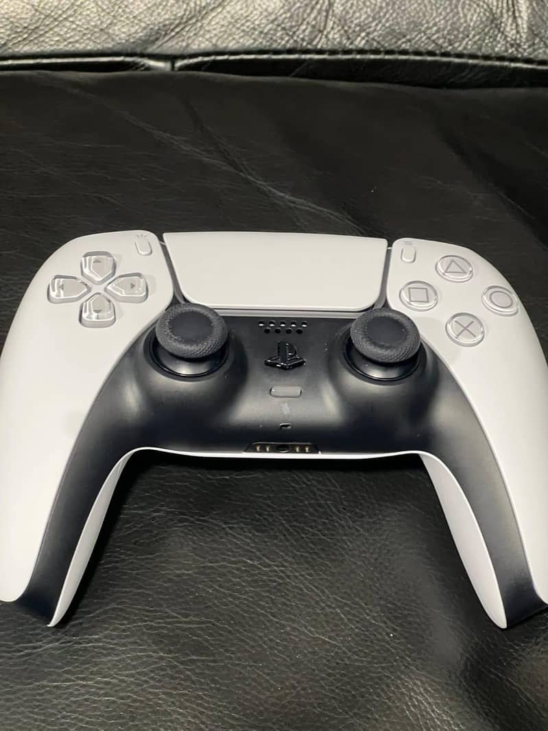 PS5 controller 10/10 condition 0