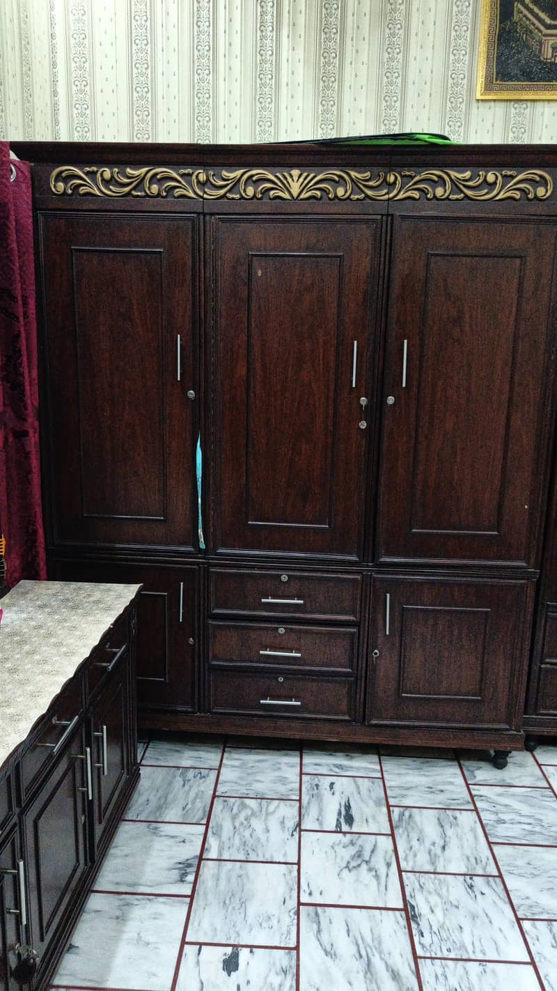 لکڑی کی الماری فل سائز 0