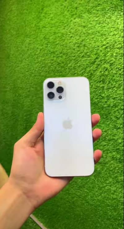 256 gb hai All ok ha water pack set ha only lock ha