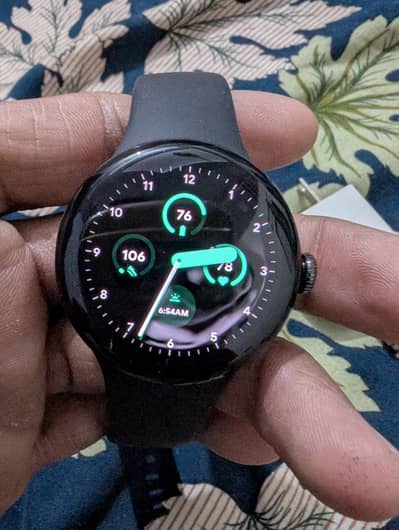 google pixel watch 2 10/10 just like new