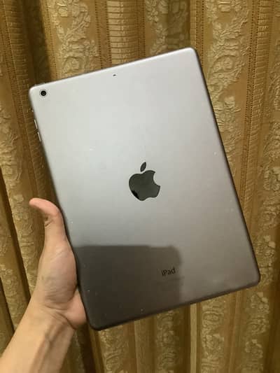 Low budget , 32GB , iPad Air 1st generation (MD786LL/A)