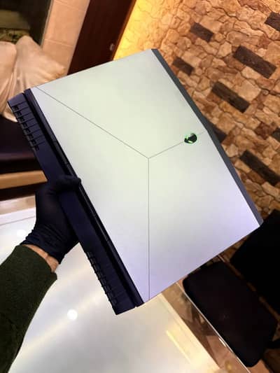 Alienware i7 7th Gen 6 GB Nvidia HQ Processor RGB lights Dell Laptop