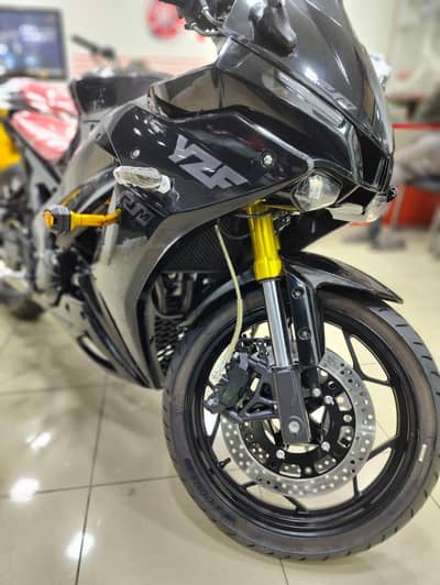 Yamaha R1M Replica 400