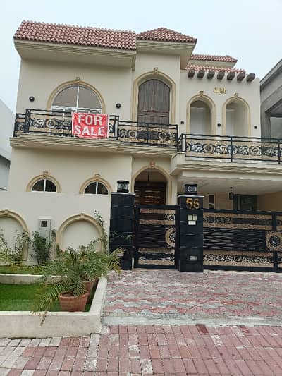 10 Marla Brand New Designer House Available For Rent