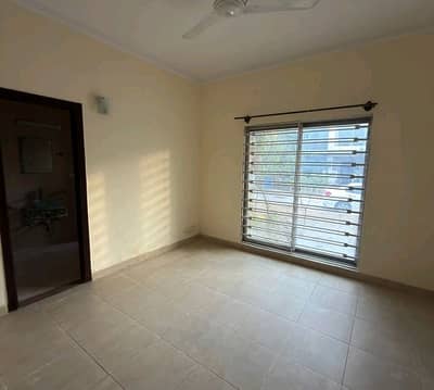 House 5 Marla For Sale In Bahria Town Phase 8 - Awami Villas 2