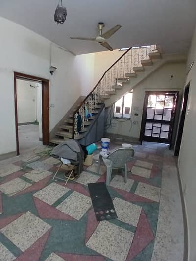 10 Marla double story vip house at prime location