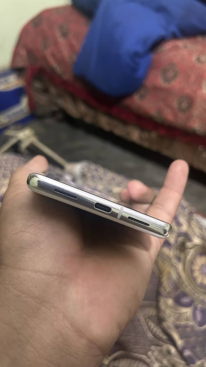 Google pixel 7 pro 4