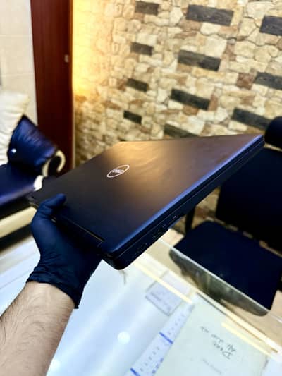 Dell Laptop i7 8th Gen 15” Display Touchscreen Latitude 5590