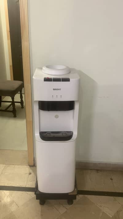 Used water dispenser for sale pricce 8k.