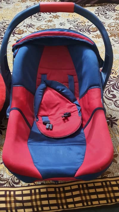 Kid's CAR SEAT / CARRYCOT & FLOOR SEAT