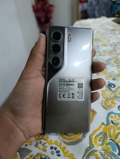 TECNO CAMON 40 PRO {Sandy Titanium}