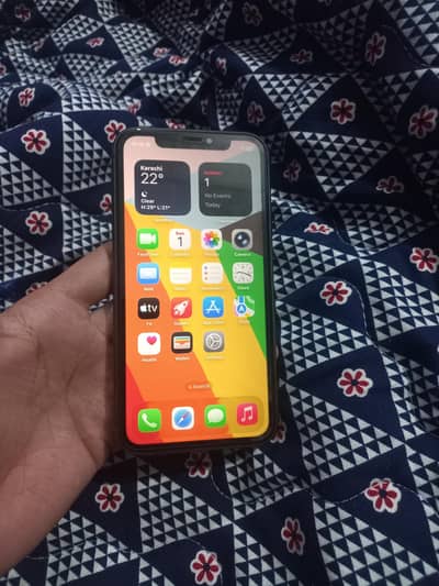 iphone 11 64gb jv 10by10 condition betery health 100 orginal