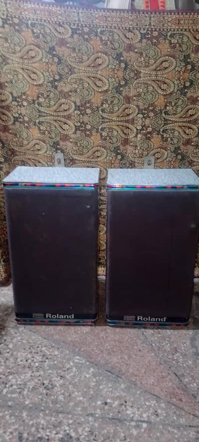 Okay speaker ha Koi masla nai ha khale speaker ha amplifier nai ha ok