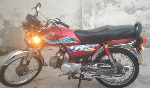 Used ma bhtt achii ha Copy Hai Gari mry name ha on the spot biomatric