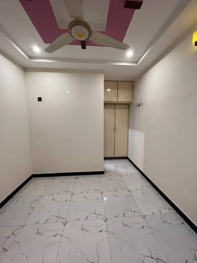 FAMILY FLAT FOR RENT LOCATION CHAKLALA SCHEME 3