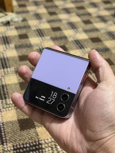 Samsung Z flip 4 128 GB