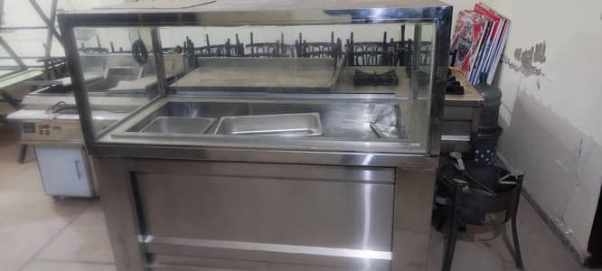 salad bar/display counter