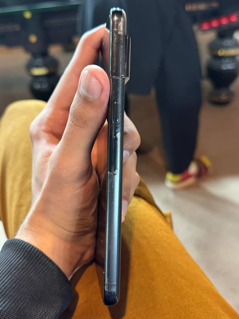 Google Pixel 8 Pro 2