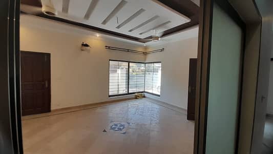 Upper Portion For Rent In G-13 (14 Marla)