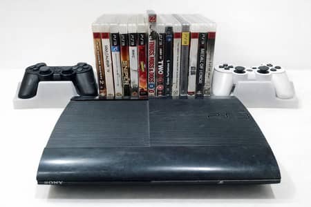PS3 Super Slim + 2 Controllers + 13 Games