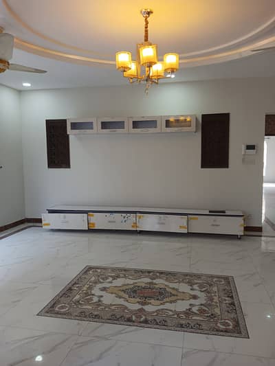 1 Kanal Upper Portion Ground Locked For Rent