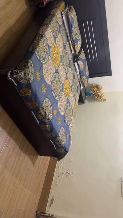 queen bed with side table and double door almari  mattress included
